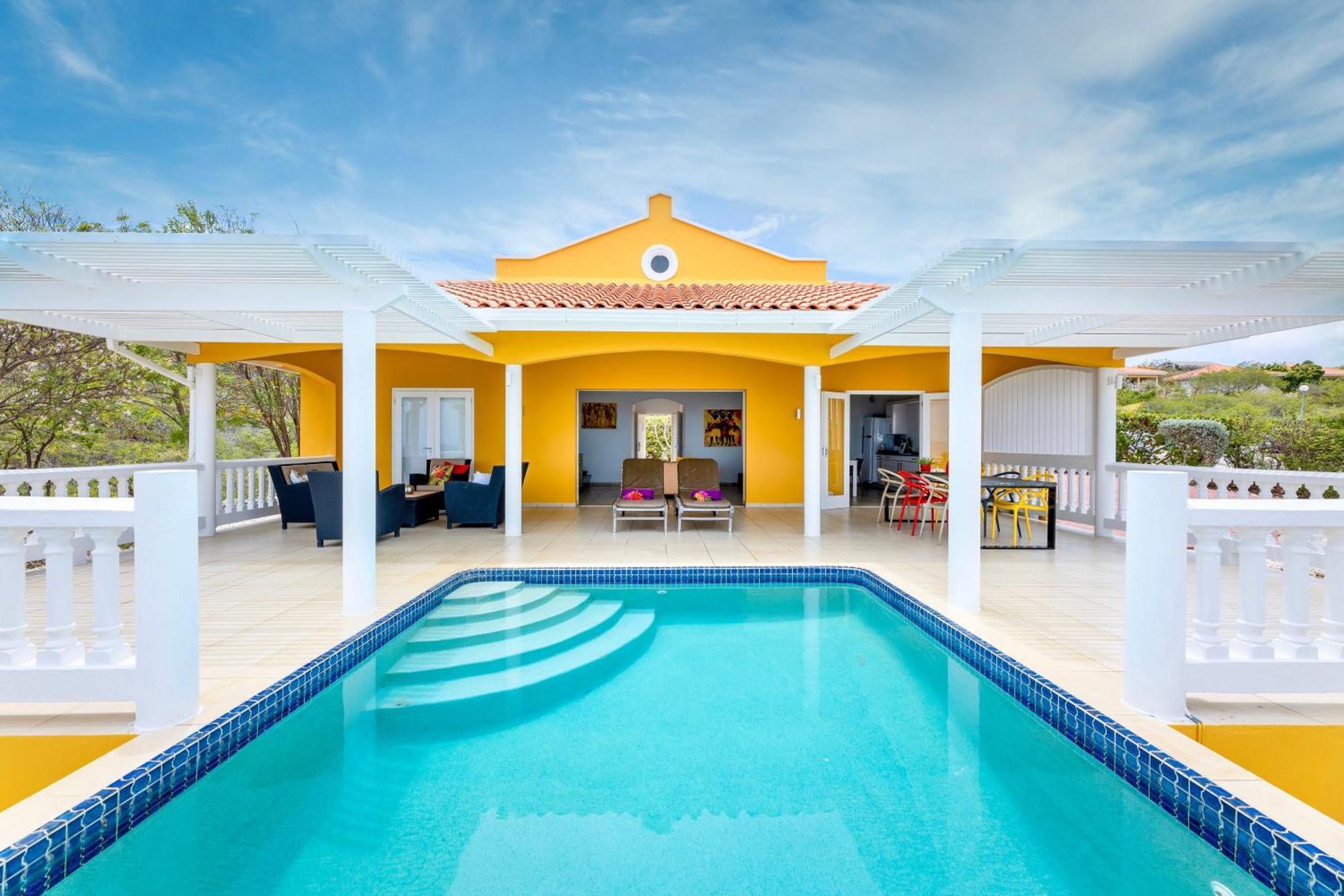 Coral Estate Rentals Willibrordus Bagian luar foto